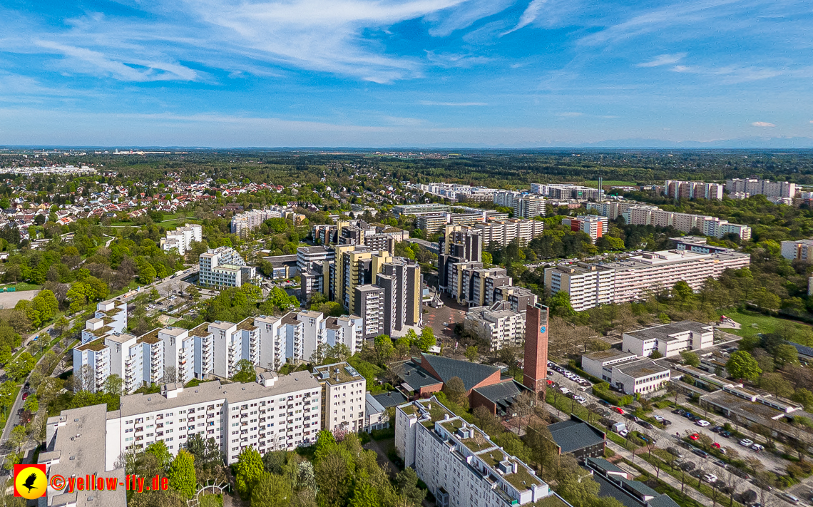 04.05.2023 - Luftbilder vom Marx-Zentrum uns seiner Umgebung in Neuperlach